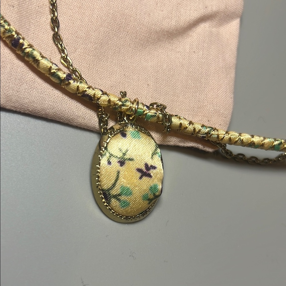 Zara Gold Necklace Set with Dainty Chain and Textured Pendant - Picture 3 of 6
